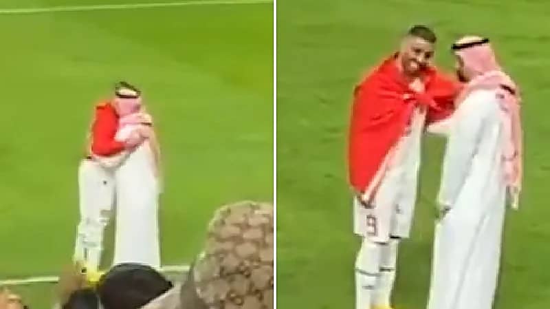 شاهد .. عناق ياسر القحطاني وحمدالله بعد فوز المغرب على بلجيكا