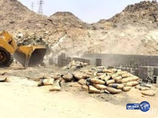 بالصور ..إزالة تعديات في عوالي مكة