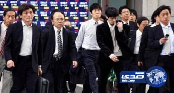 في يوم التميز قائدة مدرسة الحقلة تكرم المتميزات بالمدرسة