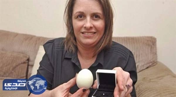 بريطانية تعثر على ماسة داخل بيضة أعدتها للإفطار