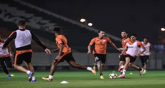 الشباب يعلق ملف الاستغناء عن لاعبيه