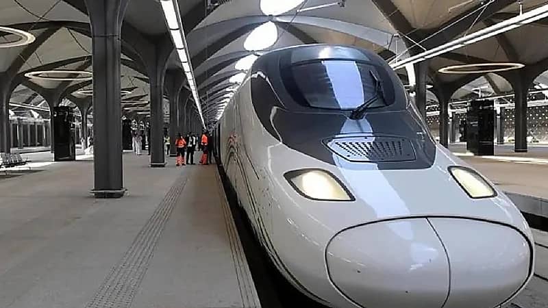 تخفيضات مرتقبة لأجرة النقل العام والحافلات والقطارات