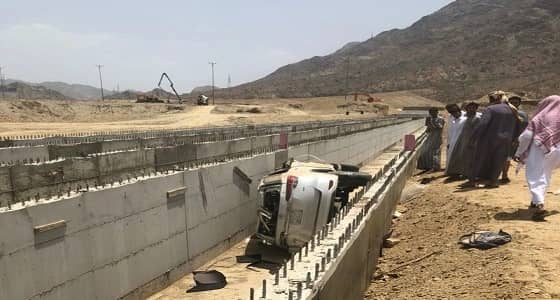 عبارة مكشوفة تودي بحياة أب وطفله بمحايل عسير