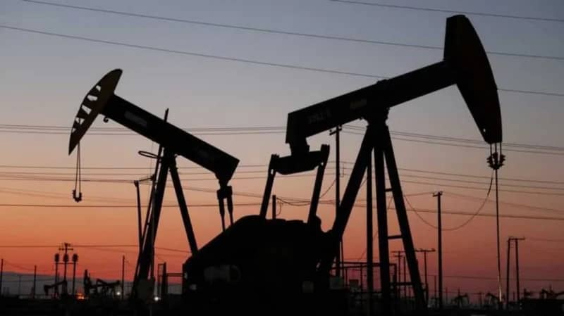 مسؤول أمريكي: السعر العالمي للنفط قد يرتفع 40%