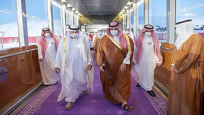 المملكة تختار اللون البنفسجي لوناً لسجاد مراسم استقبال ضيوفها وزائريها