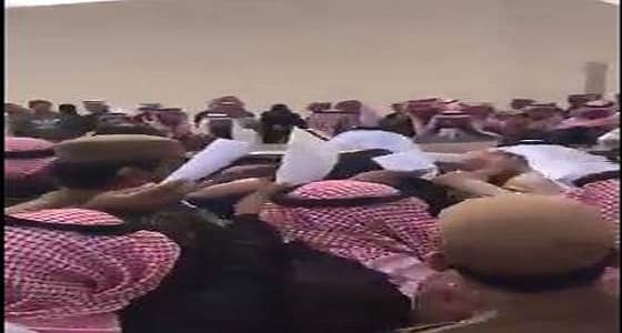 بالفيديو..رد فعل قوي من المواطنين بعد تجاهل وزير الصحة لشكاويهم