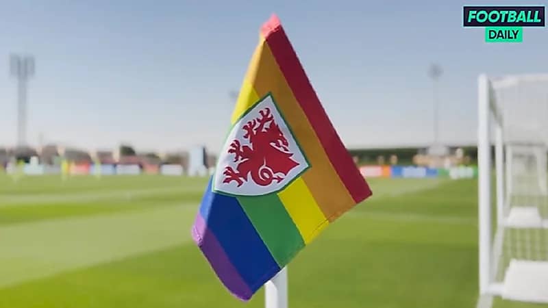 بالفيديو .. منتخب ويلز يخالف التحذيرات ويضع علم المثليين بمقر تدريباتهم بقطر