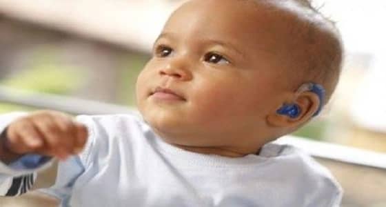 عوامل تتسبب في تعرض طفلك لضعف السمع