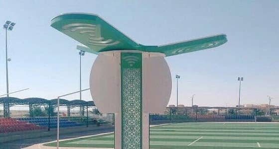 بالصور.. أعمدة إنارة ذكية تبث الـ " واي فاي " بالقصيم