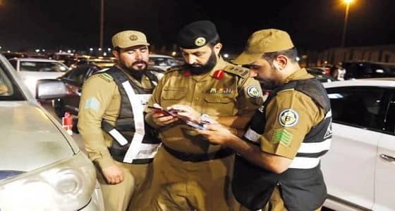 ضبط مخالف آسيوي لمحاولته عبور منفذ الشميسي بأسورة مزيفة 