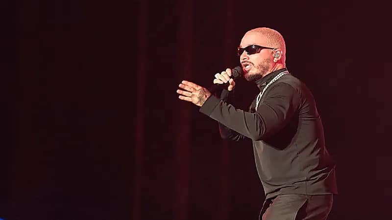 بالصور.. موسم جدة يشهد ليلة غنائية عالمية مع بالفين ونجوم الـDJ