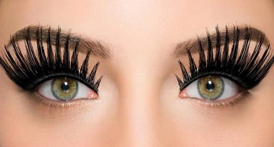 تعرفي على اضرار الرموش الصناعية