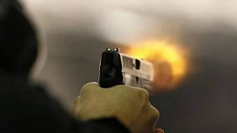 موظف يقتل 2 من أشقائه ويصيب الثالث بطلقات نارية بسبب الميراث