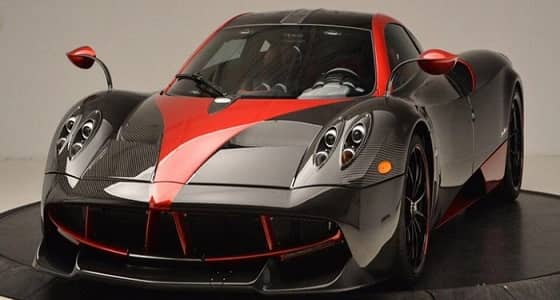 بالصور.. عرض باجاني هوايرا المذهلة بلمسات حمراء ومن ألياف الكربون للبيع