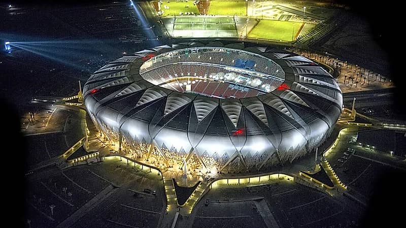 وزارة الرياضة تطرح مشروع المستضيف المحايد