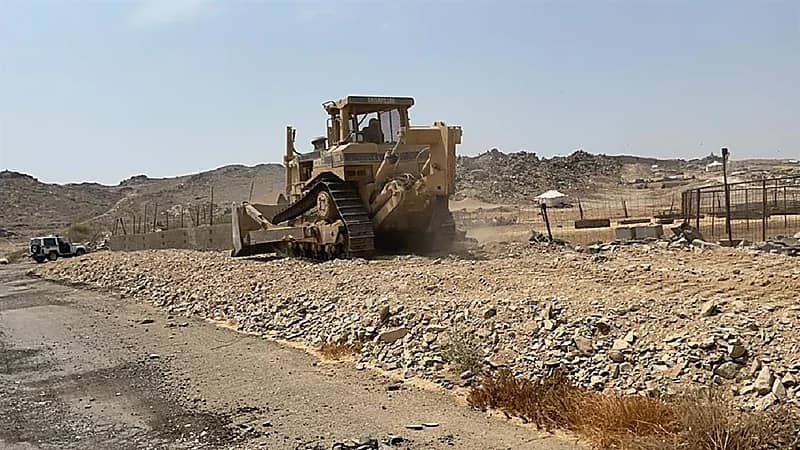 بالفيديو.. إزالة تعديات على أراض حكومية في جدة