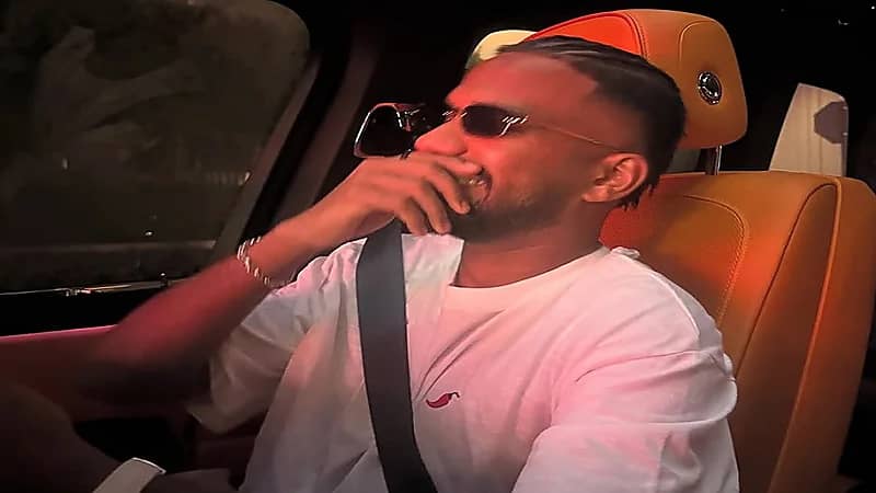 خالد الغنام يظهر في الإجازة عبر إنستجرام.. والأهلي يراقب الموقف