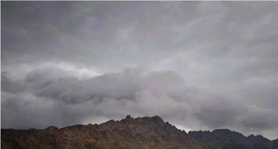 " الإنذار المبكر " : سحب رعدية ورياح نشطة وأتربة مثارة على 6 مناطق