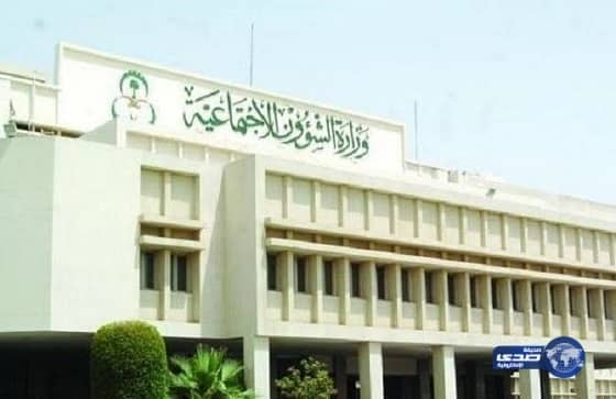 الفراج يعلق على حظر حسابه من أحد الأدباء:" من باب الفزعة مع صديقه"