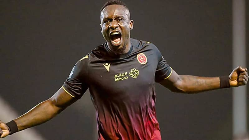 نيوم يتعاقد مع السنغالي دياني