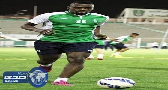 " هوساوي " يجدد عقده مع الأهلي أربعة سنوات