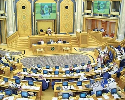 رجل يحطم ماكينة صرف آلى لسبب غير متوقع