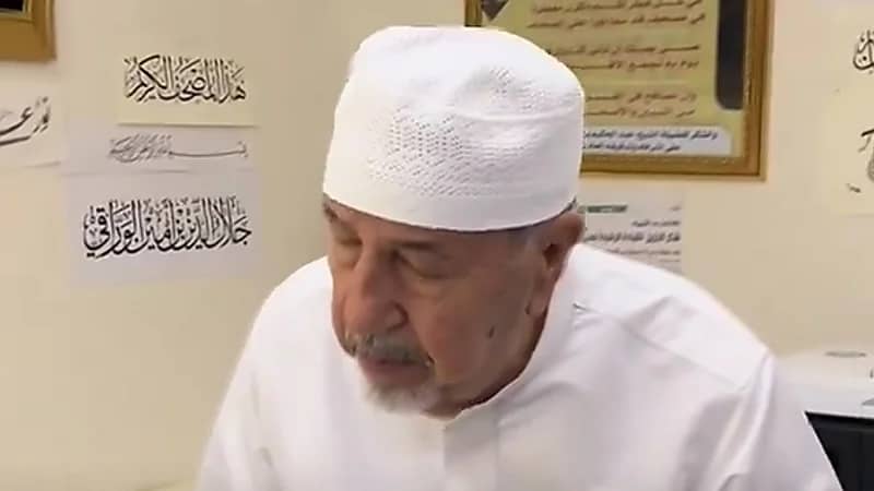 الشيخ عثمان طه: كتبت مصحف حفص في 3 سنوات ..فيديو