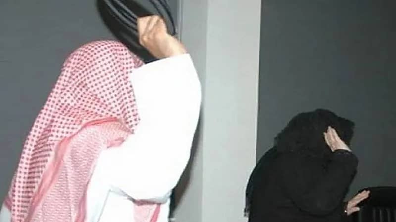 شاهد..زوج يعنف زوجته عقب خروجه من السجن بحائل و"العنف الأسري" يتدخل