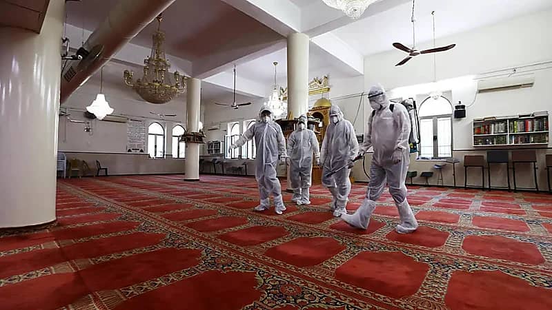 إغلاق 9 مساجد في 4 مناطق اليوم