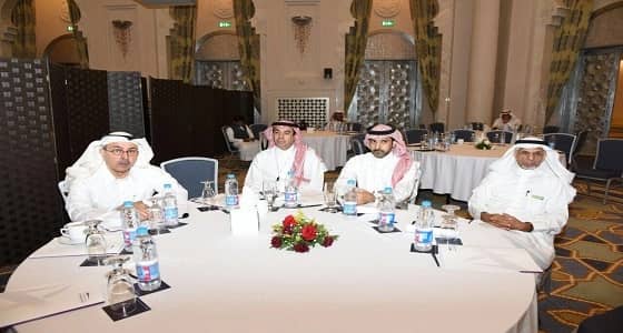 شركة تطوير للخدمات التعليمية تستعرض 100 منتجا لمستثمري مدارس مكة