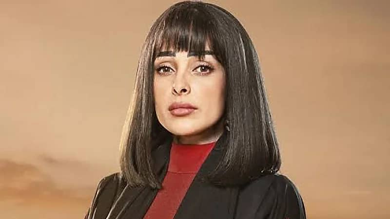 رنا جبران ترد بطرافتها على تشبيهها بلمى الكناني: هي اللي تشبهني لأني أكبر.. فيديو