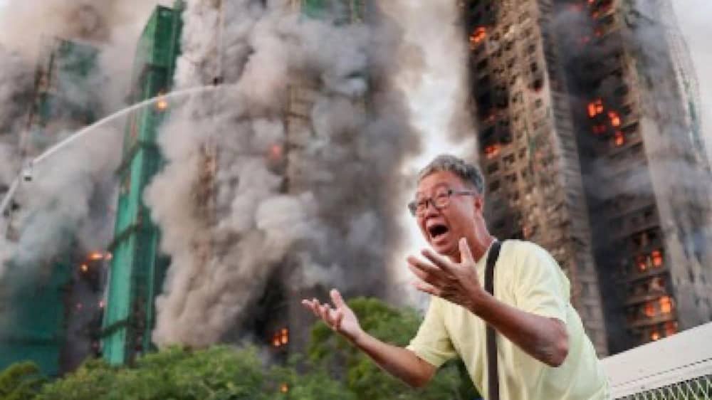 13 قتيلا  في أسوأ حريق سكني بالعاصمة الاقتصادية لهونغ كونغ .. فيديو