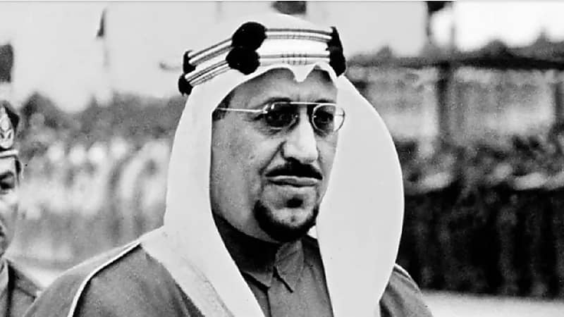 فيديو نادر للحظة وصول الملك سعود لمصر عام 1954