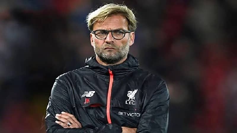 كلوب يحدد موقفه من التجديد مع ليفربول 