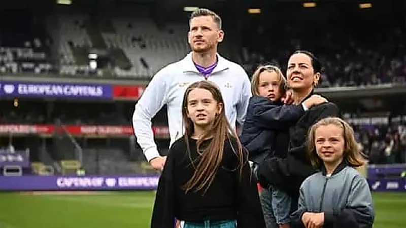 بلجيكا تودع قائدها التاريخي بمشهد أبوي مؤثر