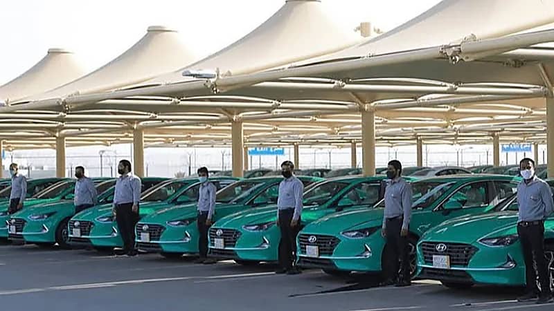 إلزام سائقي الأجرة وتطبيقات الركاب بالزي المعتمد