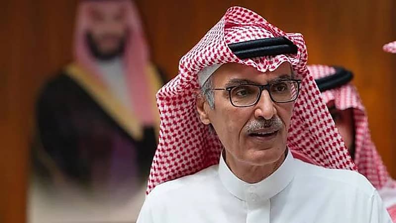 الأمير بدر بن عبدالمحسن يطمئن الجماهير على صحته