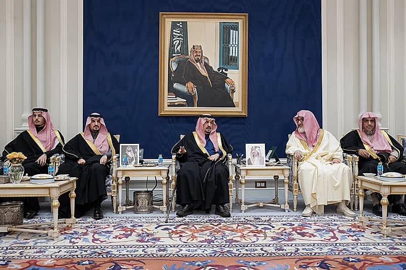 بالفيديو .. " الشيخ السليمان " يوضح حكم من ينادي والده بالشايب وأمه بالعجوز