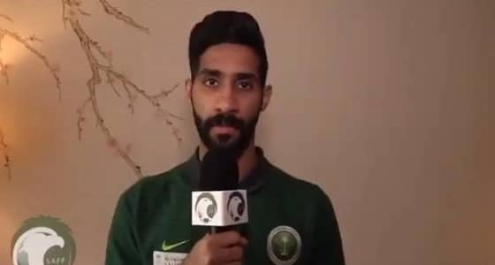 بالفيديو .. " الهزاع " يشكر " آل الشيخ " بعد إصابته بالرباط الصليبي