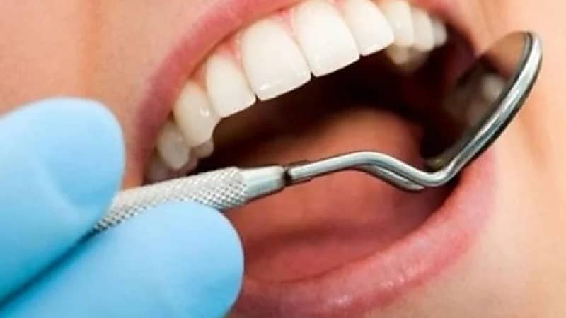 ظهور تلك العلامات على الفم.. ينذر بمرض خطير في الكبد