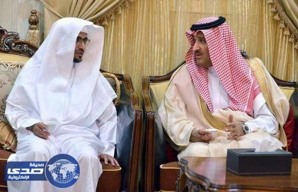 أمير المدينة يعزي المغامسي في وفاة والده