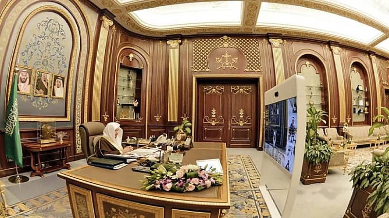 منع الموظف العام وفئات أخرى من مشاركة بالمهمات المرتبطة بمشاريع التخصيص