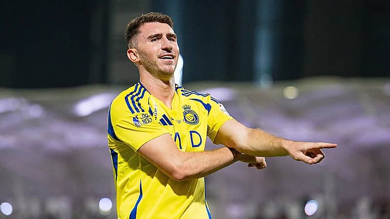 4 أندية تتنافس للتعاقد مع لابورت