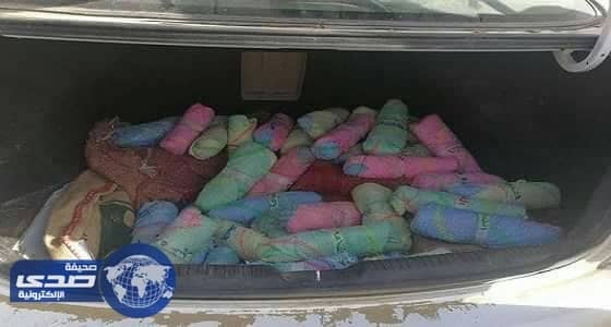 بالصور .. شرطة جازان تقبض على عدد من المهربين وتضبط كميات من الحشيش والقات