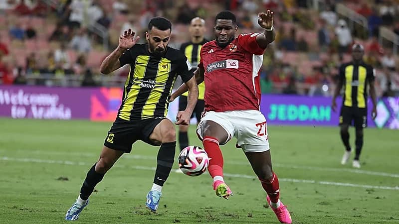 إيقاف مهاجم الأهلي المصري مباراتين