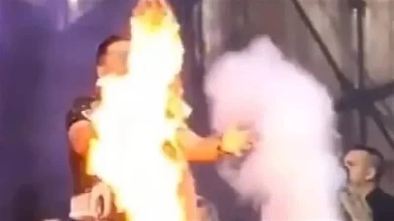 ولي أمر طالب يضرم النار في نفسه بسبب الكتب الدراسية