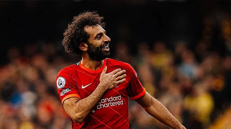 فيديو.. محمد صلاح يفوز بجائزة القدم الذهبية
