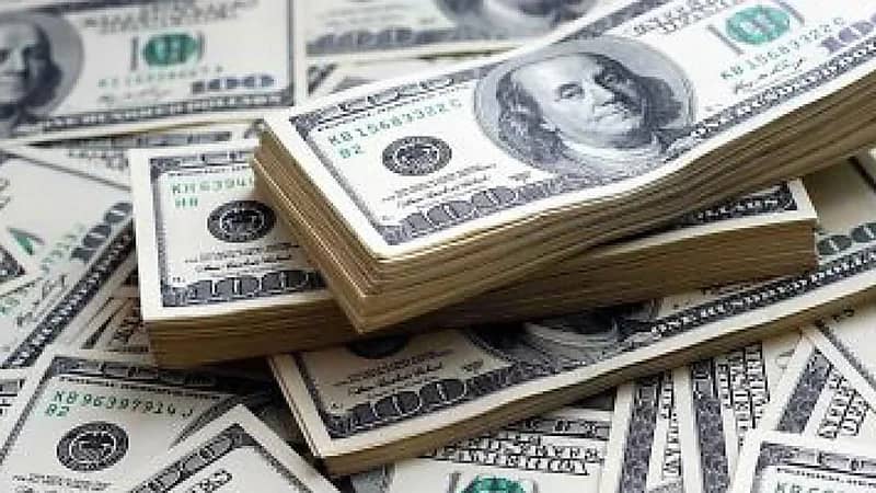 "ترامب": عملتنا تنهار وقريبًا لن يكون الدولار هو العملة العالمية