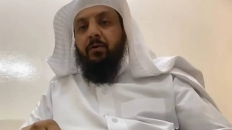 والد عقيل الدهمشي ينفي وفاته أثناء الصلاة ويكشف تفاصيل الحادث .. فيديو