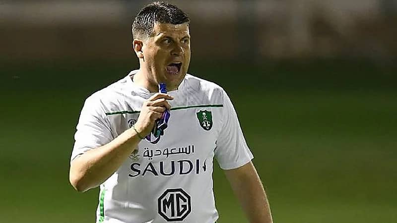 "فلادن" يهدد إدارة الأهلي